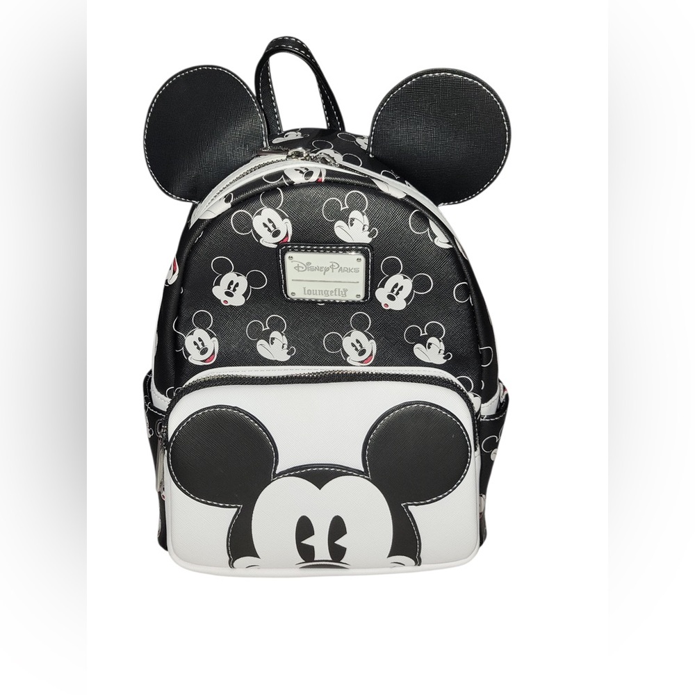 New Disney Loungefly Adjustable Padded Shoulder Straps Backpack, Black and White - Picture 2 of 7